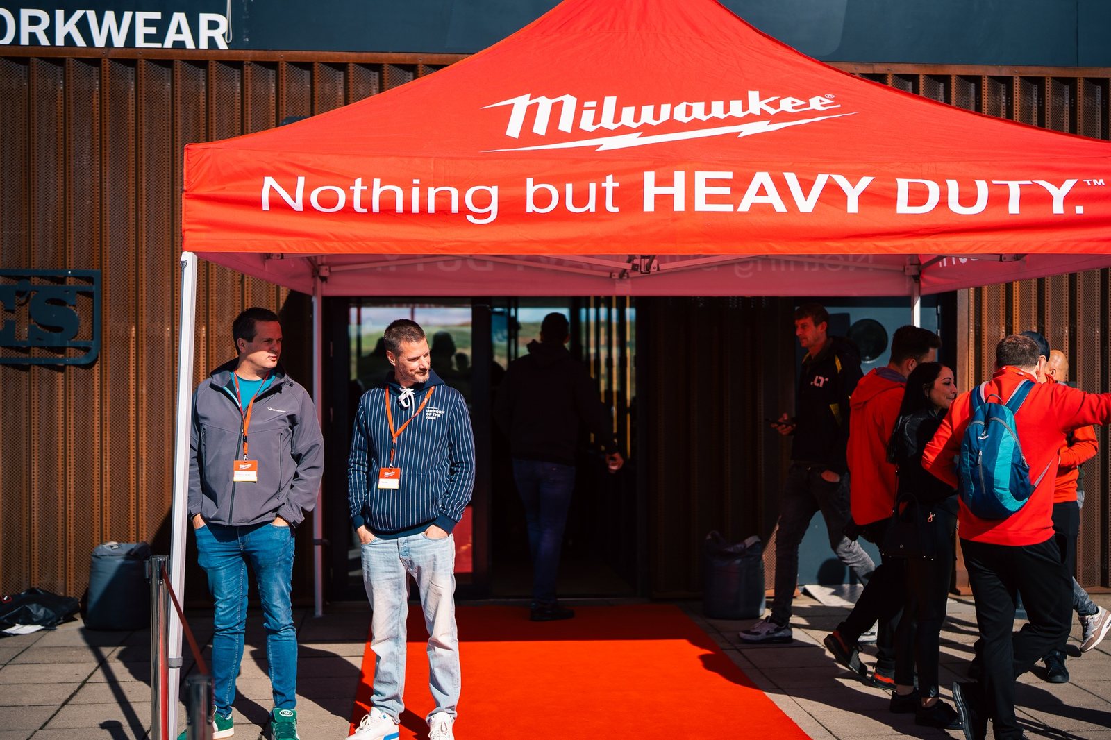 Eventzelt und Empfangsbereich als Hospitality-Impression